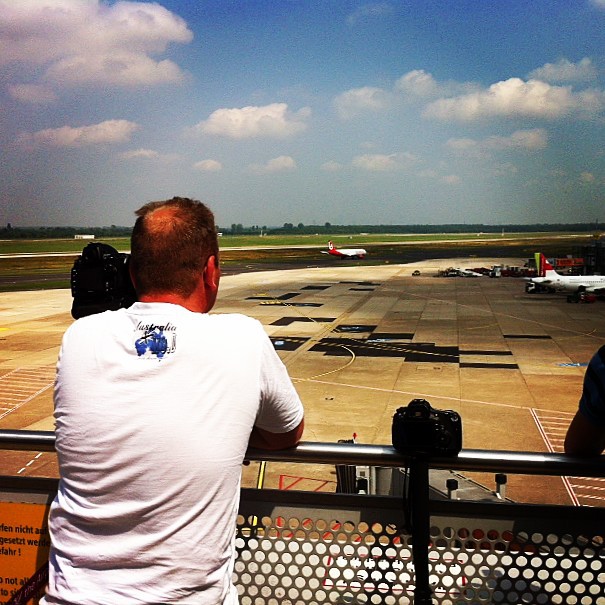 Warten auf den A380. #iphoneonly #airport #A380 #düsseldorf #instadaily